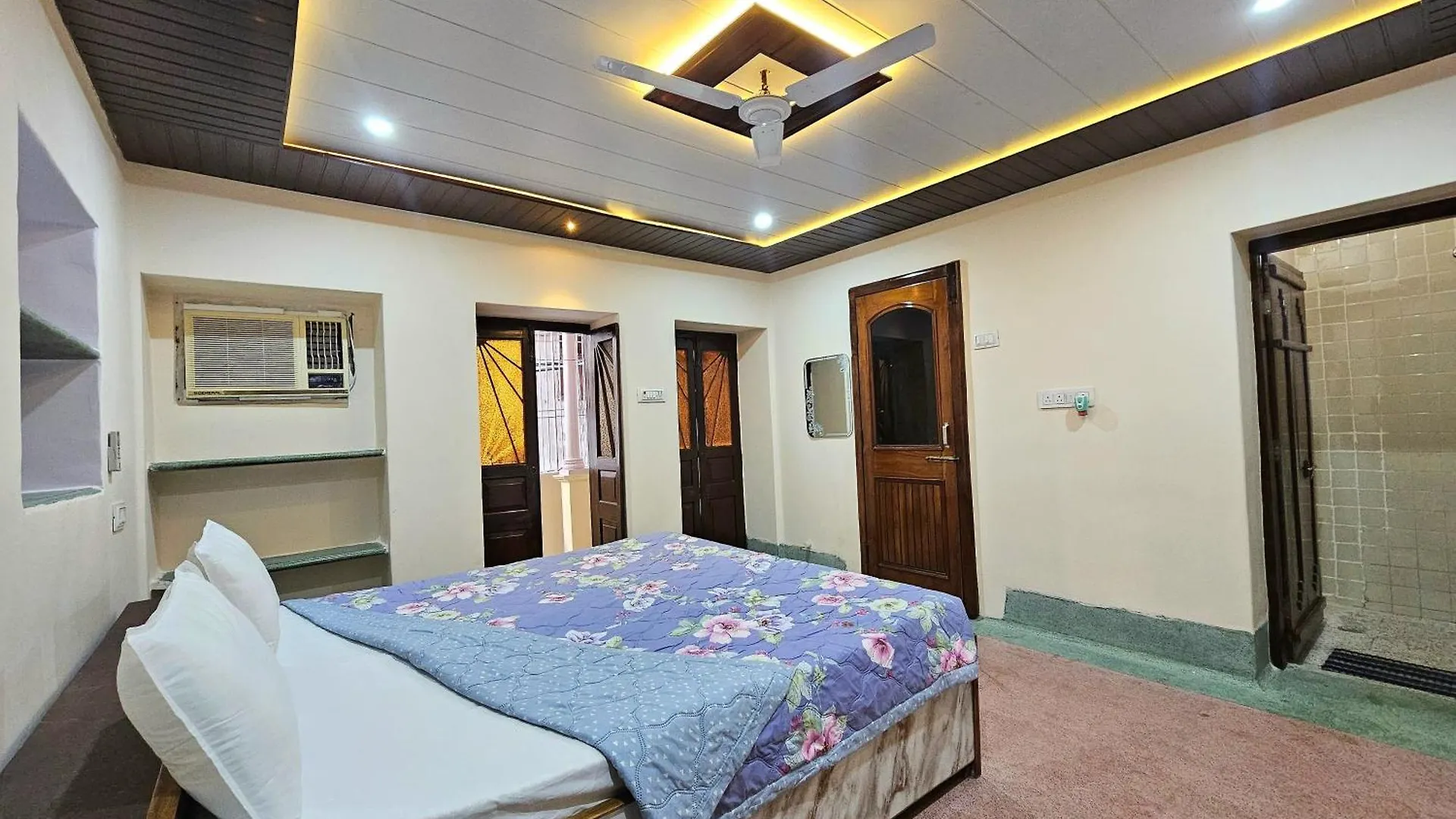 Saraogi Homestays Varanasi